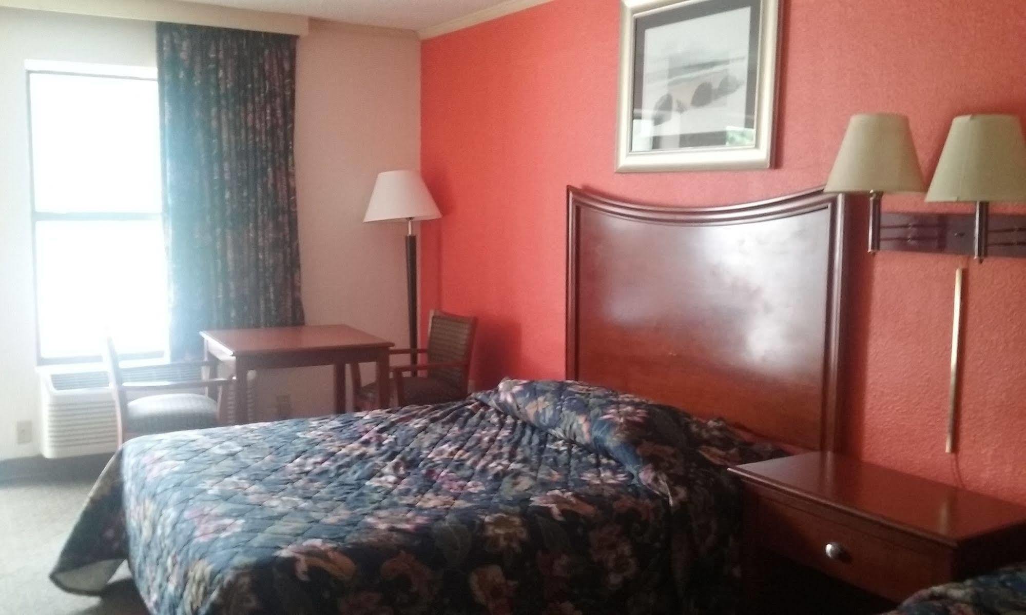 Best Inn Formerly Known As M Star Hotel Chickasaw Екстер'єр фото
