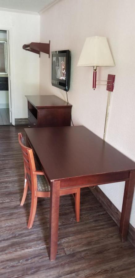 Best Inn Formerly Known As M Star Hotel Chickasaw Екстер'єр фото